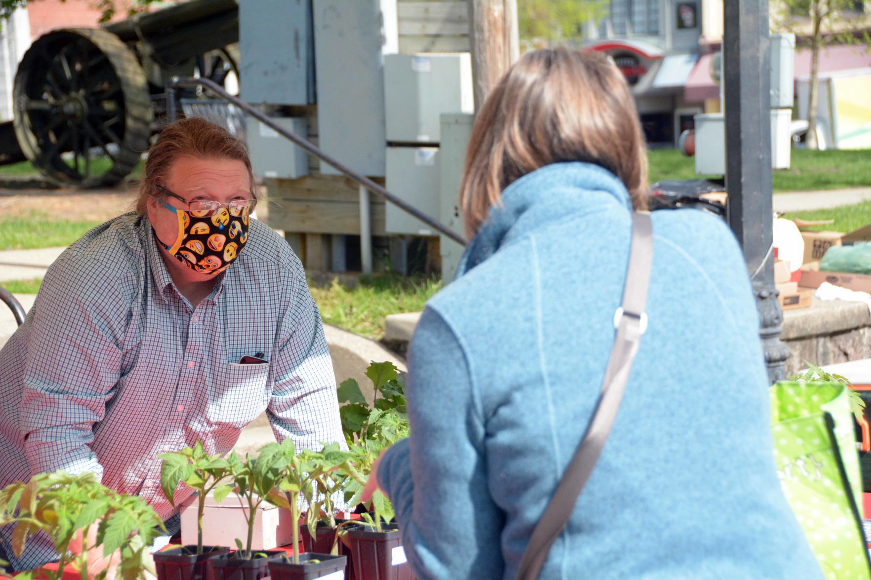 Baraboo Farmer's Market adjusts for safety during COVID-19 pandemic